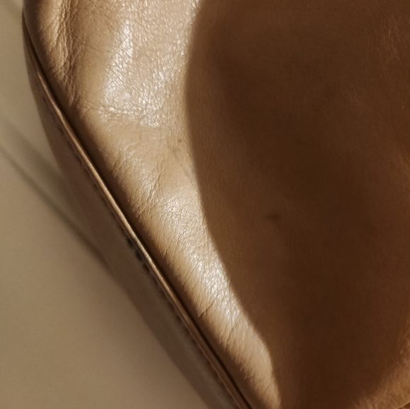 Soft Tan Leather Shoulder Bag by Margot - Picture 3 of 8